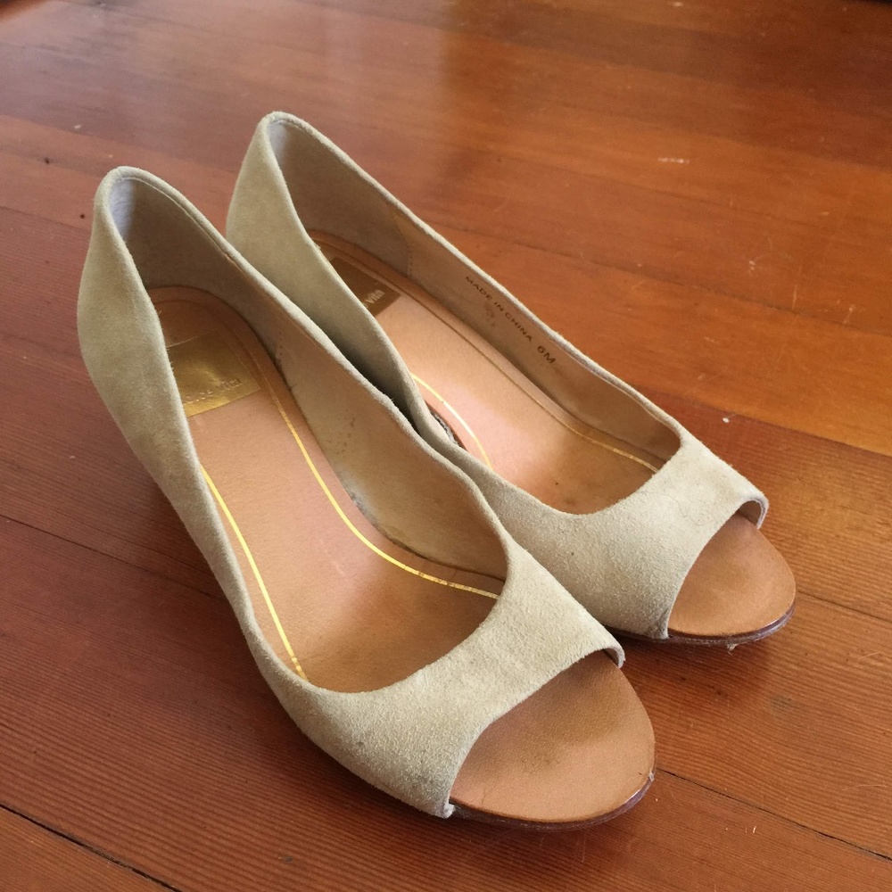 Dolce Vita Illa Peep Toe Wedge Sandals - Size 6